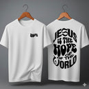 Camiseta Oversized – “Jesus Is The Hope Of The World” (4 Cores Disponíveis)